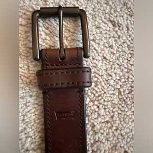 Belt Men’s Levi 100% genuine leather belt, fits size 34 pant. Dark Brown